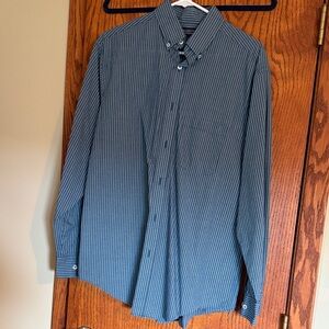 Roundtree & Yorke Men's Navy Checkered Button Down Shirt